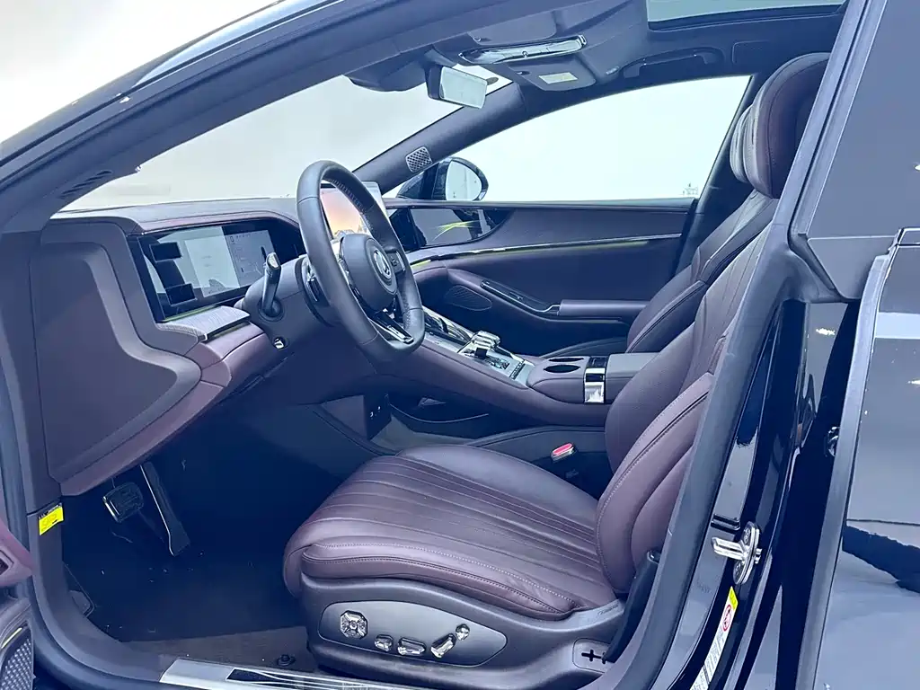 Denza Z9GT 2024