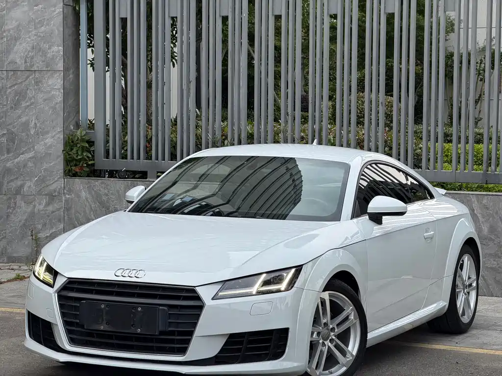 Audi TT 2016 — фото 1