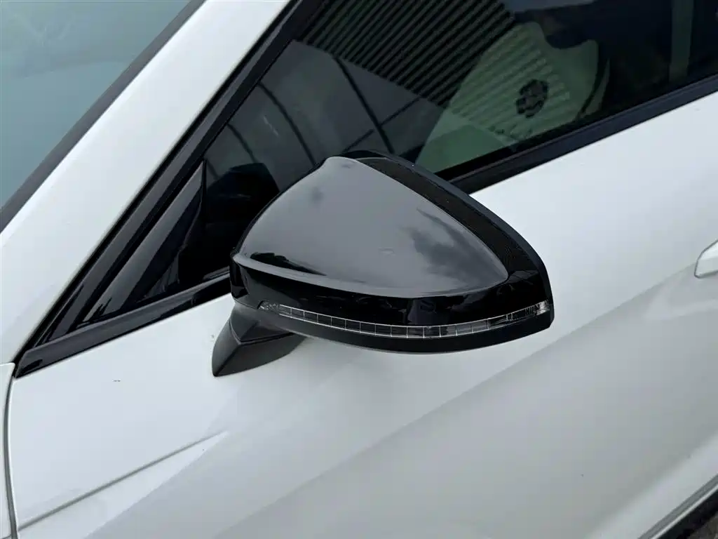 Audi A4L 2023 — фото 11