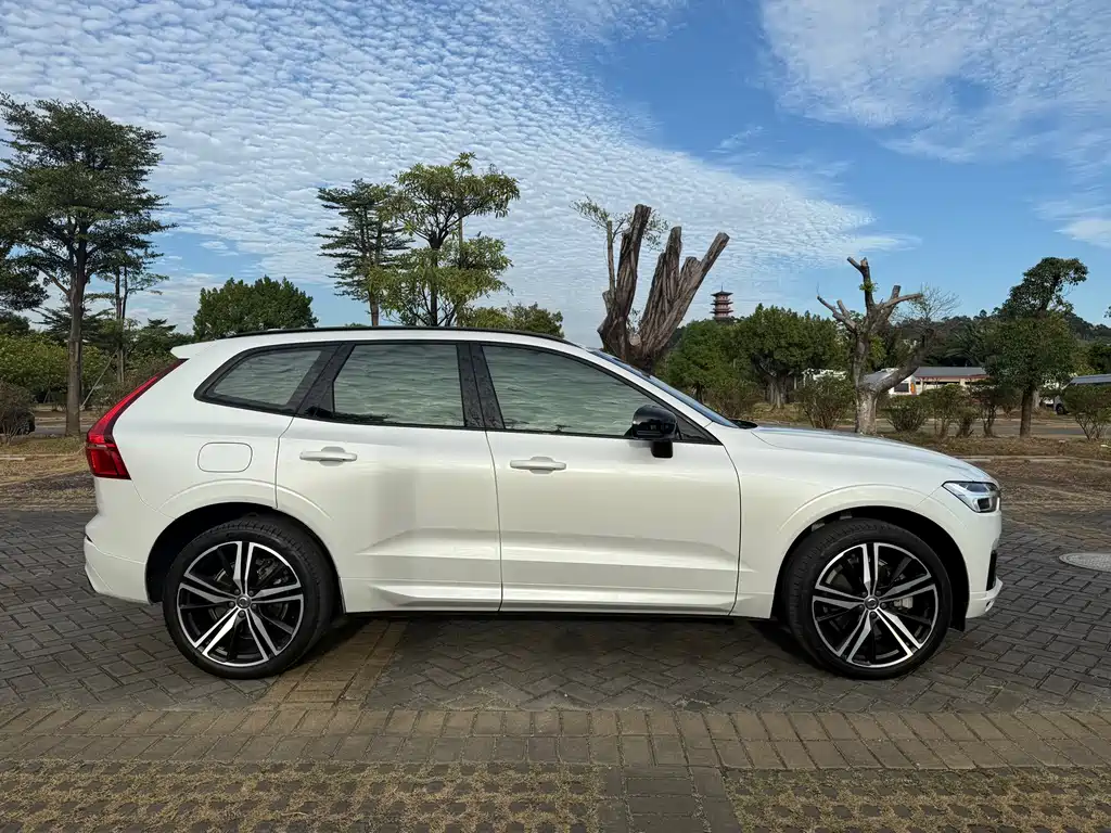 Volvo XC60 PHEV 2020 — фото 7