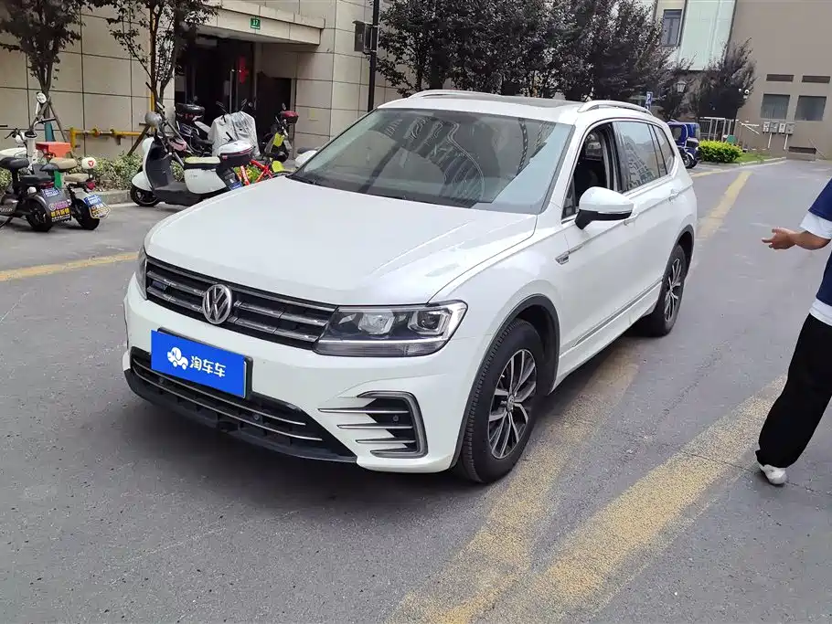 Volkswagen Tiguan L PHEV 2019 — фото 1