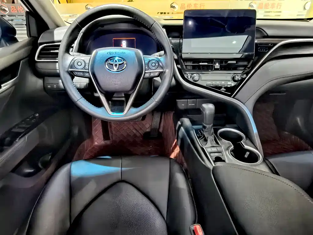 Toyota Camry 2021 — фото 11