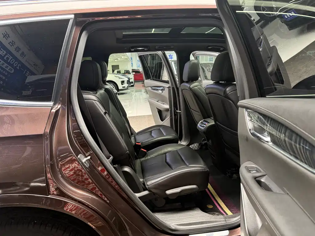 Cadillac XT6 2020 — фото 15
