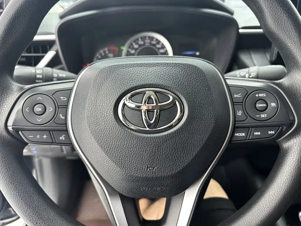 Toyota Corolla 2023 — фото 13