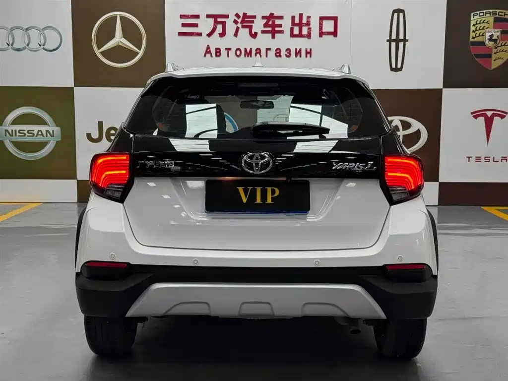 Toyota Yaris L 2022 — фото 5