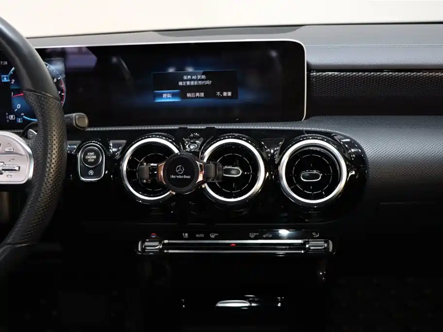 Mercedes-Benz A-Class 2019 — фото 14