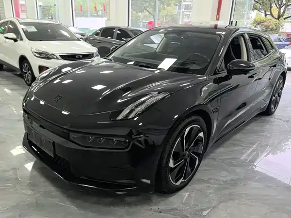 Zeekr 001 2023