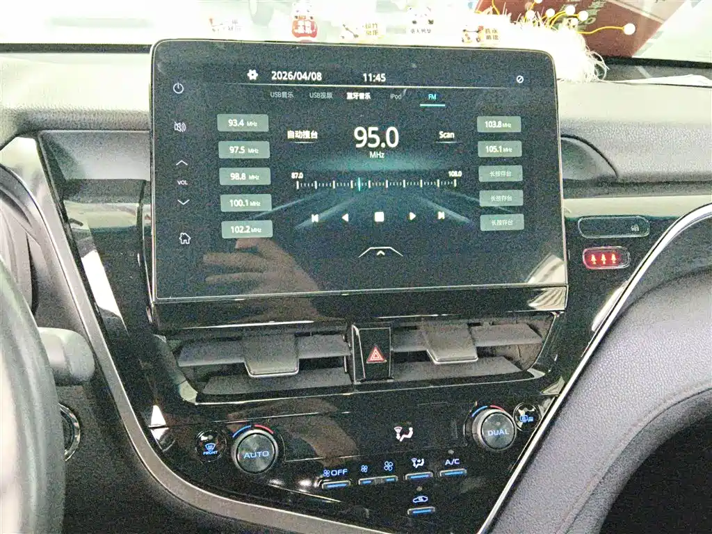 Toyota Camry 2022 — фото 13