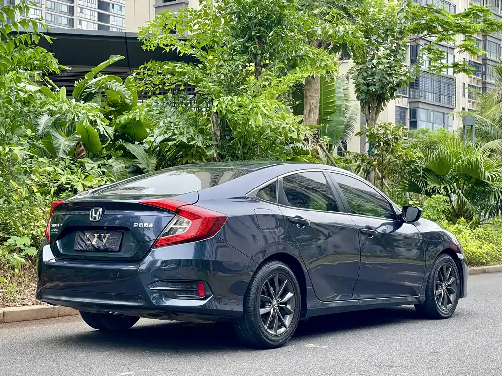 Honda Civic 2019 — фото 9
