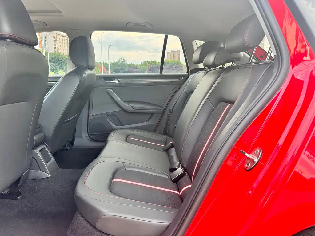 Skoda Rapid Spaceback 2020 — фото 15
