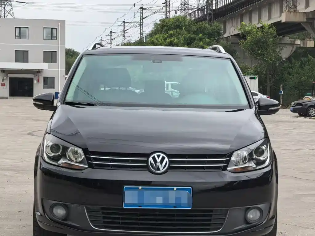 Volkswagen Touran 2015 — фото 2