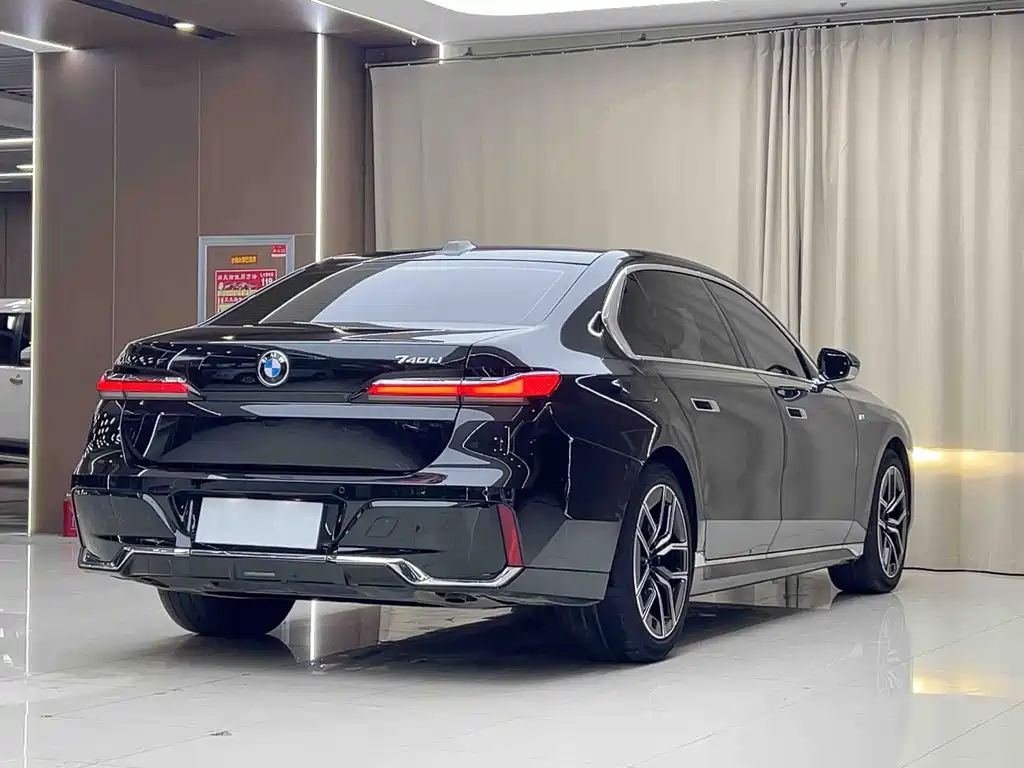 BMW 7 Series 2024 — фото 18