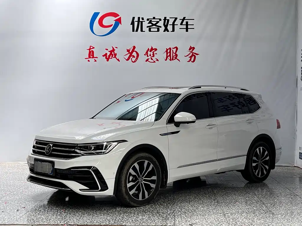 Volkswagen Tiguan L 2024 — фото 1
