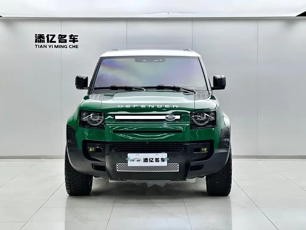 Land Rover Defender 2023