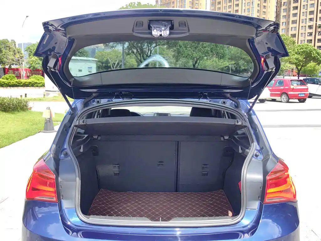 BMW 1 Series 2017 — фото 18