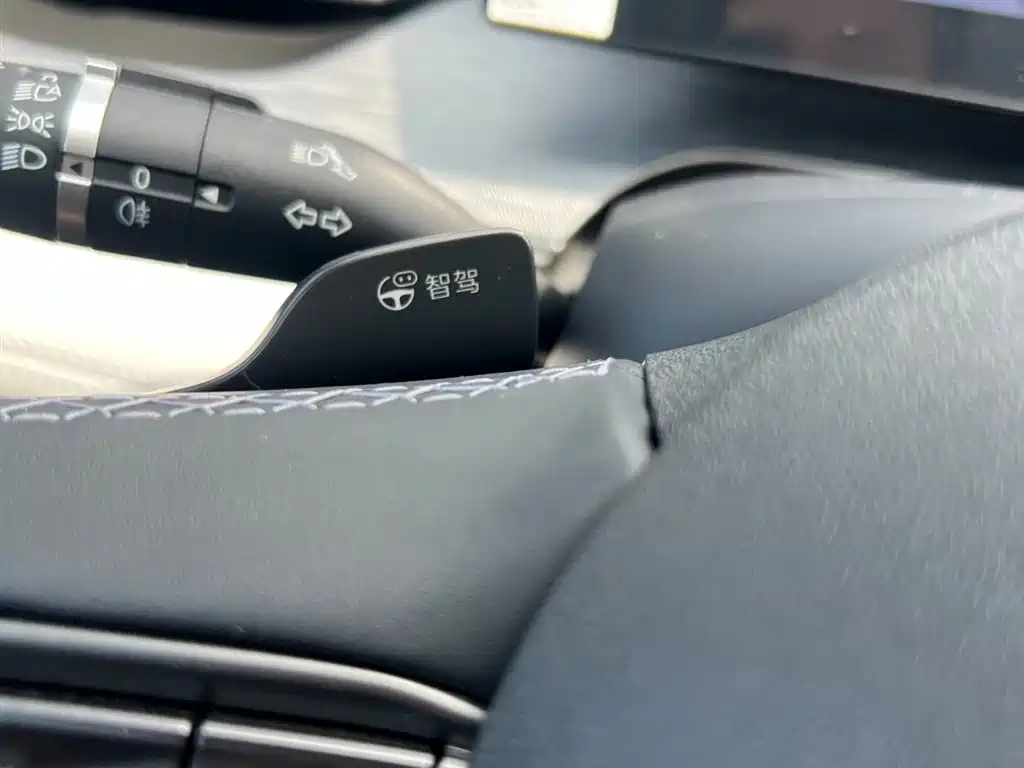BYD Seal 05 DM-i 2025 — фото 12
