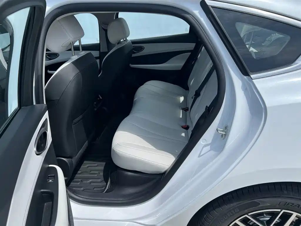 BYD Seal 05 DM-i 2025 — фото 8