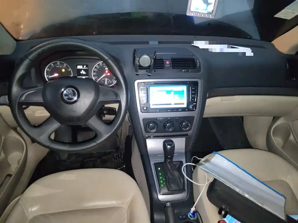 Skoda Octavia 2015 — фото 13