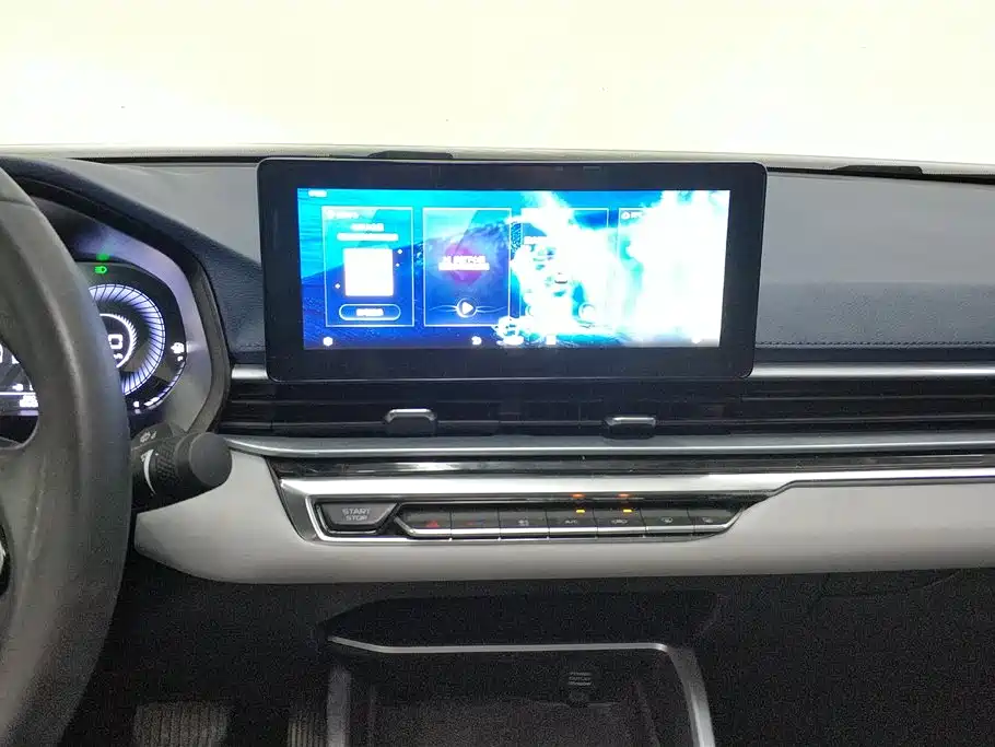 Geely Emgrand 2022 — фото 13