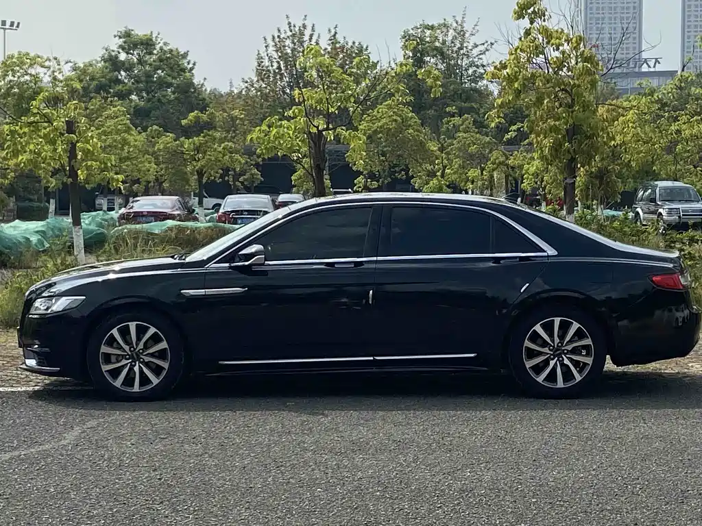 Lincoln Continental 2019 — фото 3