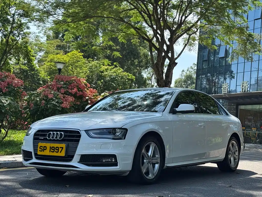 Audi A4L 2014 — фото 1
