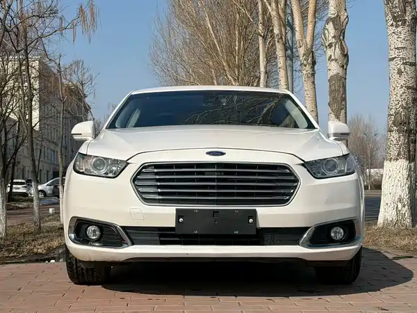 Ford Taurus 2017