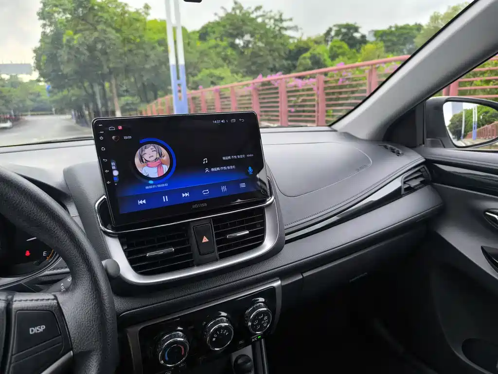 Toyota Yaris L 2022 — фото 17