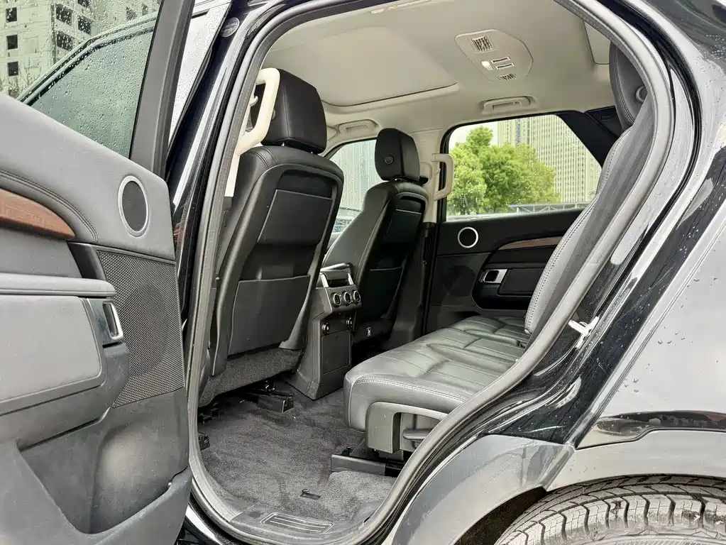 Land Rover Discovery 2020 — фото 13