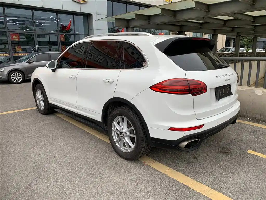 Porsche Cayenne 2015 — фото 6