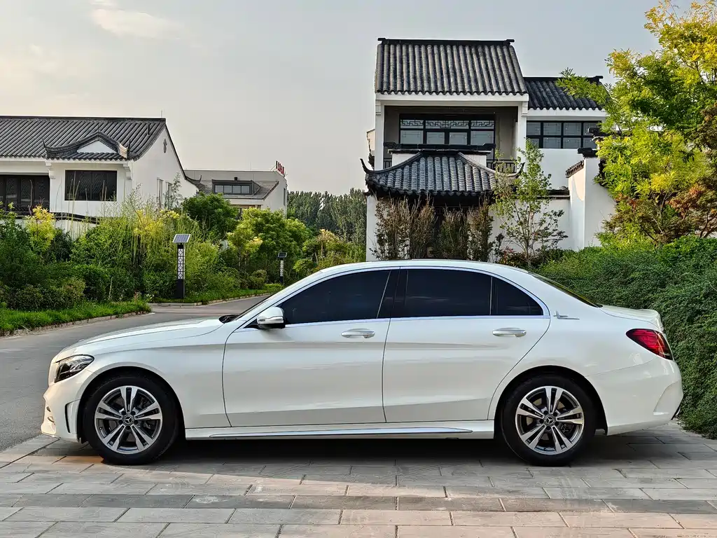 Mercedes-Benz C-Class 2019 — фото 4