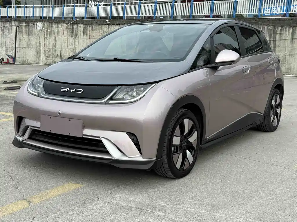 BYD Dolphin 2023