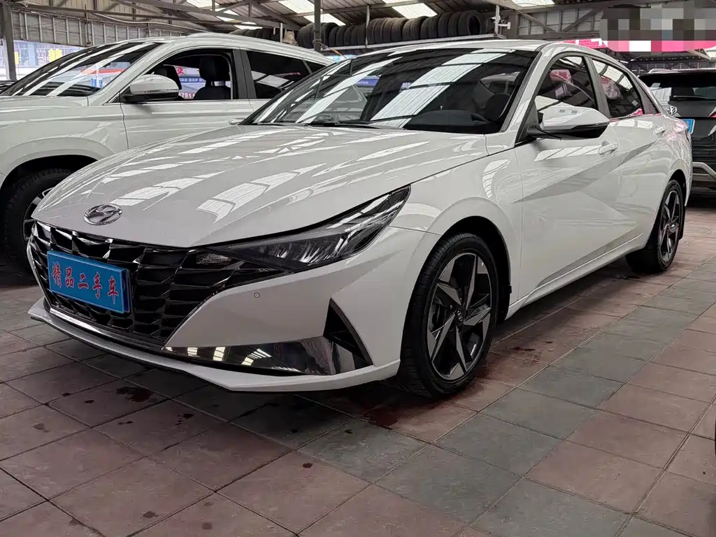Hyundai Elantra 2022
