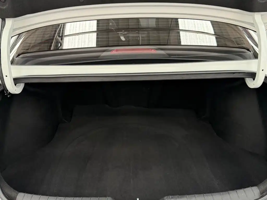 Hyundai Elantra 2022 — фото 18