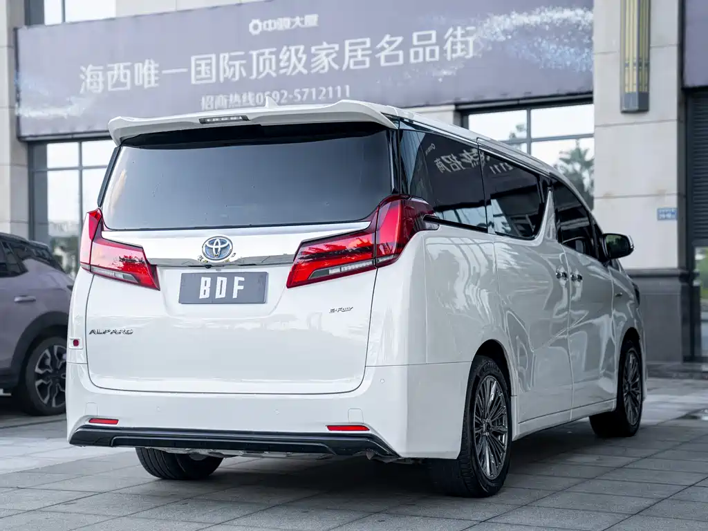 Toyota Alphard 2021 — фото 4
