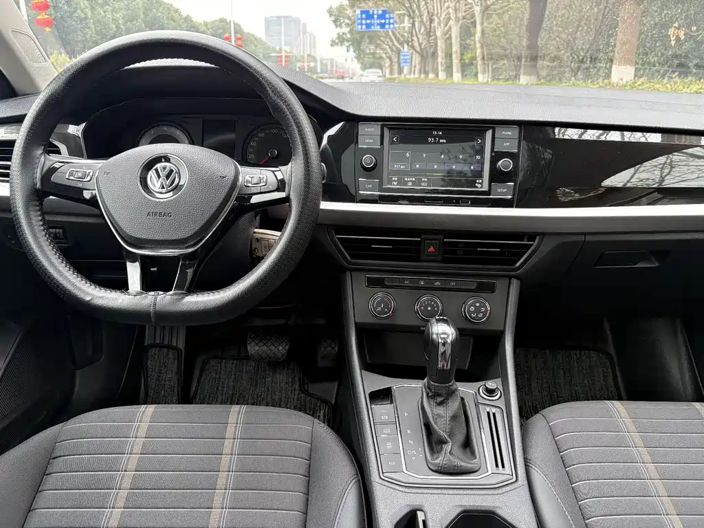 Volkswagen Lavida 2019 — фото 16
