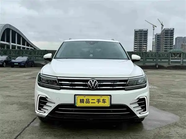 Volkswagen Tiguan L Plug-In Hybrid 2021