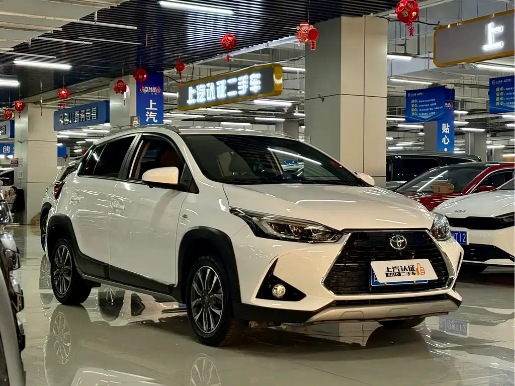 Toyota Yaris L 2022 — фото 3