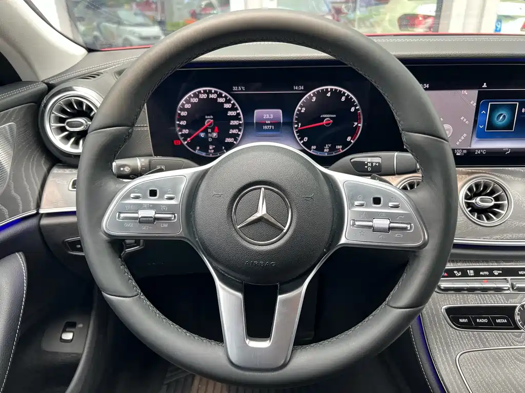 Mercedes-Benz CLS 2019 — фото 26