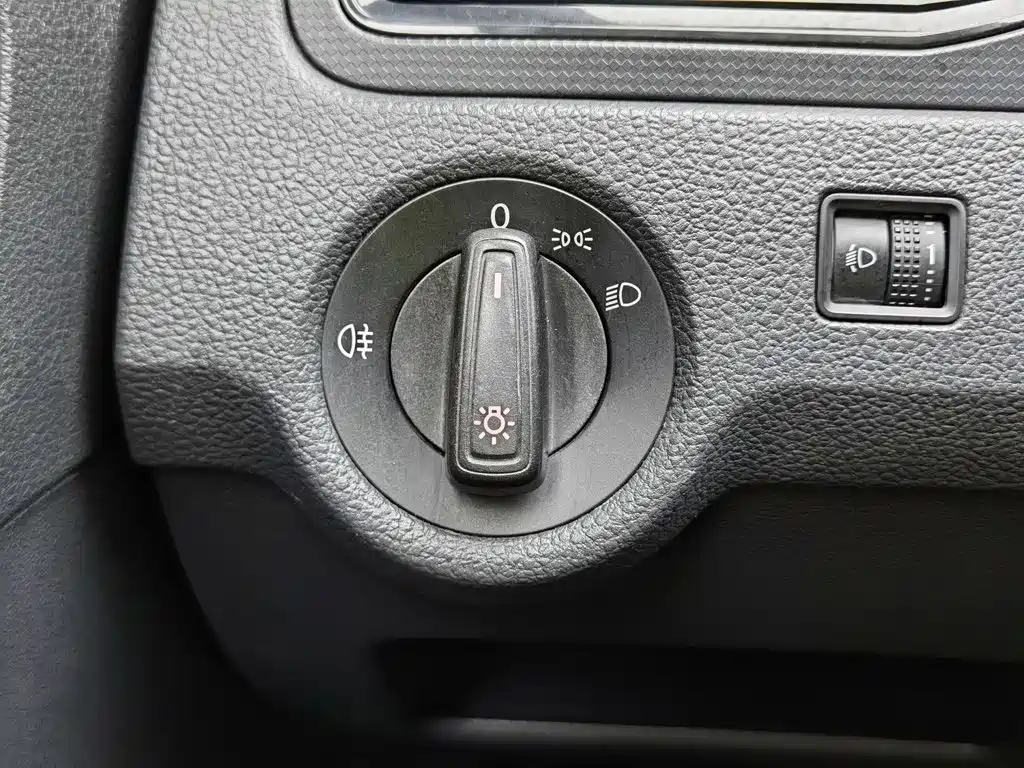Volkswagen Santana 2018 — фото 21