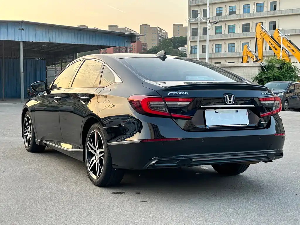 Honda Accord 2023 — фото 15