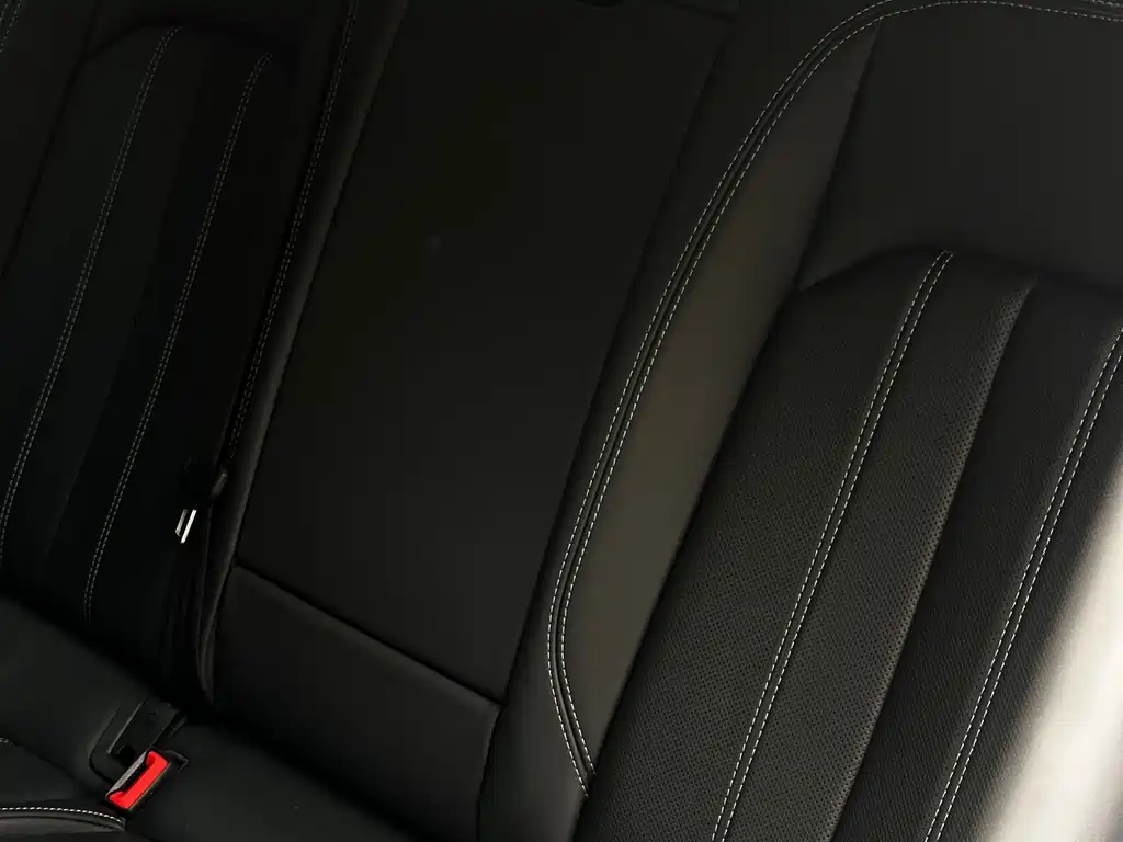 Audi A4L 2022 — фото 19