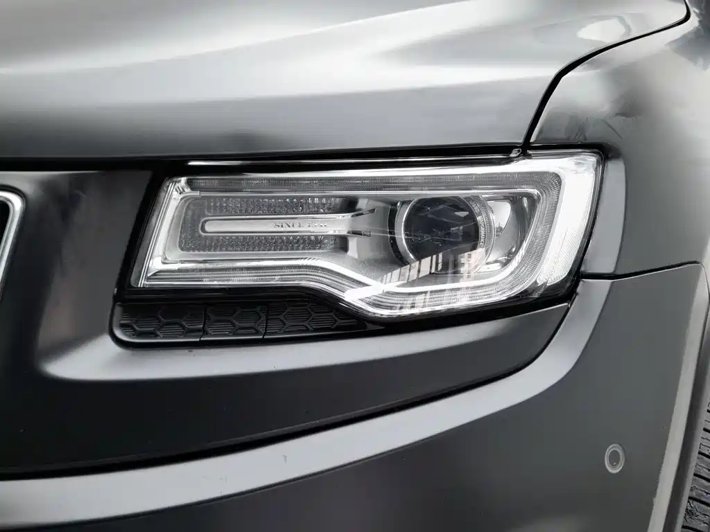 Jeep Grand Cherokee 2017 — фото 7