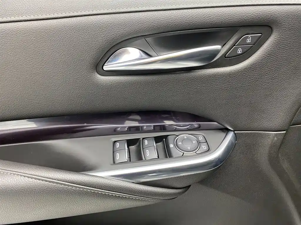 Cadillac XT4 2020 — фото 25