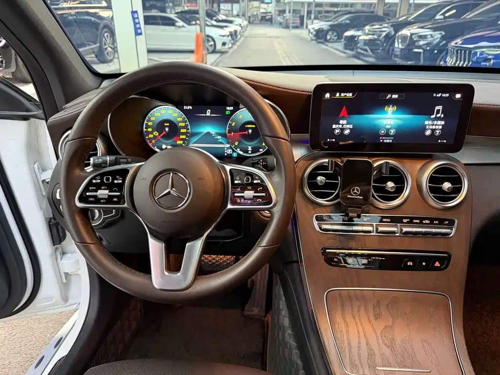 Mercedes-Benz GLC 2020 — фото 14