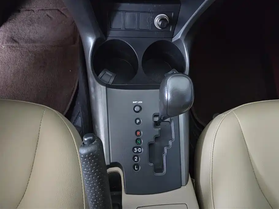 Toyota RAV4 2011 — фото 16