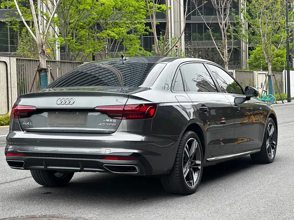 Audi A4L 2022 — фото 9