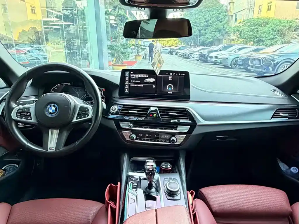 BMW 5 Series New Energy 2022 — фото 4