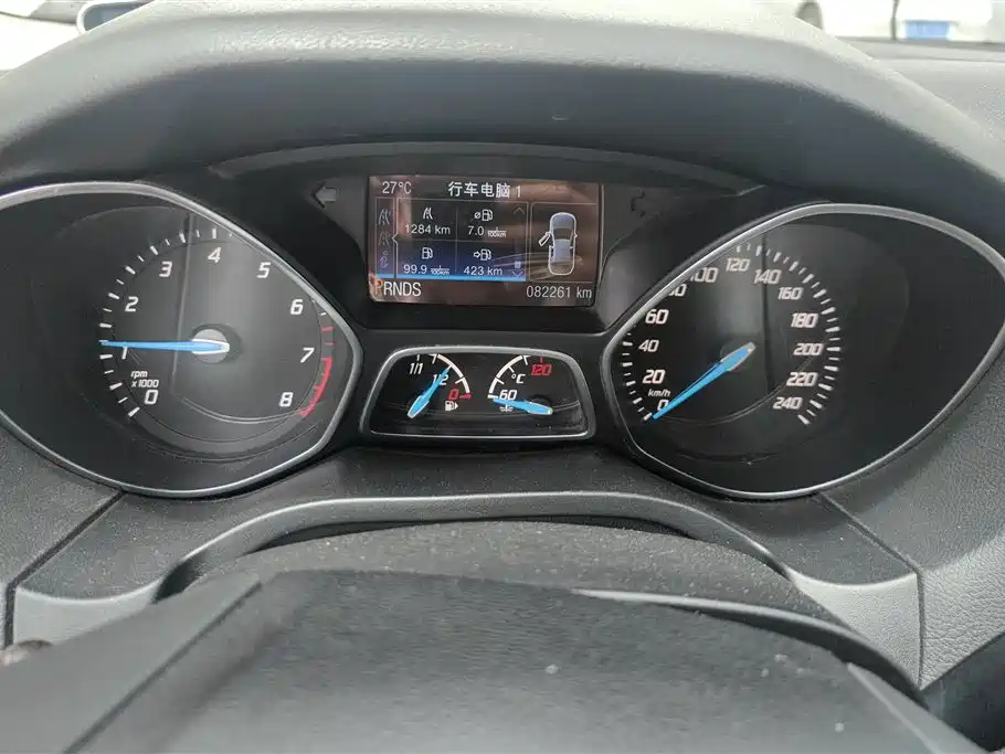 Ford Focus 2014 — фото 13
