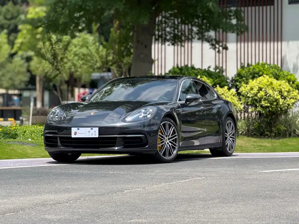 Porsche Panamera 2017 — фото 1