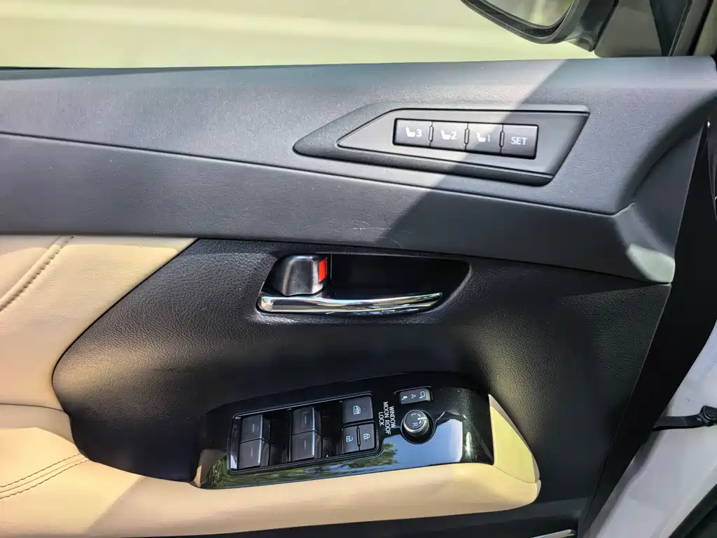 Toyota Vellfire 2021 — фото 26